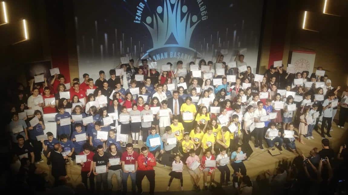 İzmir İl Milli Eğitim Müdürlüğü  Taçlanan Başarılar Gala Töreni